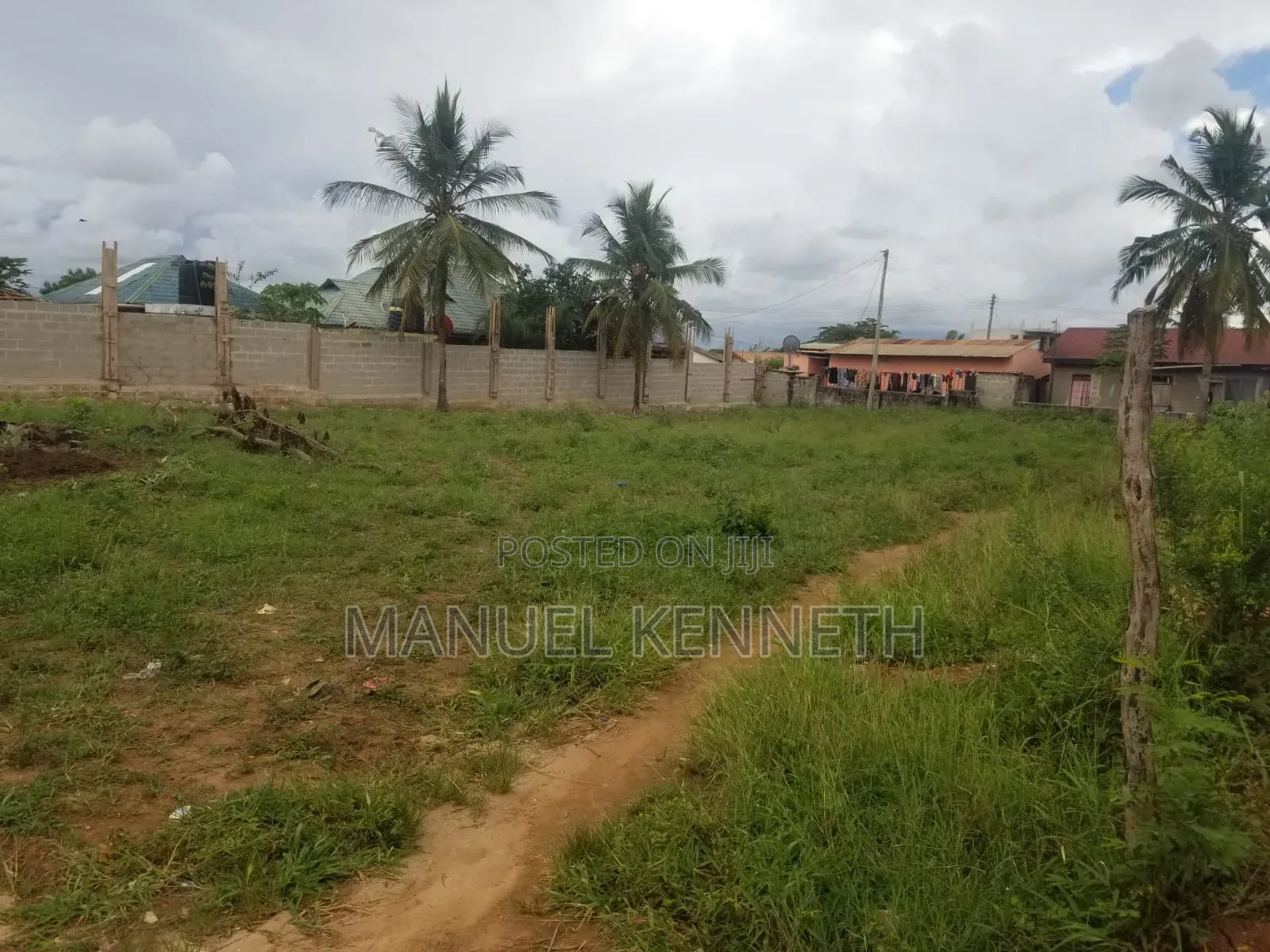 A Big Residential Plot at Wazo Kontena for Sale.