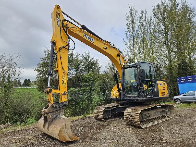 JCB Js131lc in UK