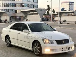 Toyota Crown Royale 2005 White