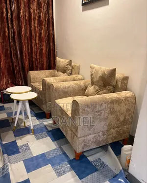 Sofa Set Ya 2:2:1:1 Rangi Ya Brown