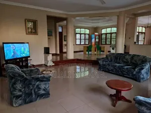 5bdrm House in Bahari Beach, Kunduchi for sale
