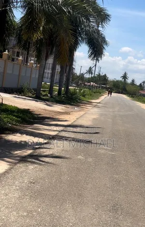 5bdrm House in Bahari Beach, Kunduchi for sale