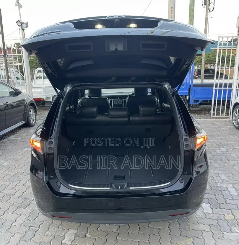 Toyota Harrier 2.0 2014 Black