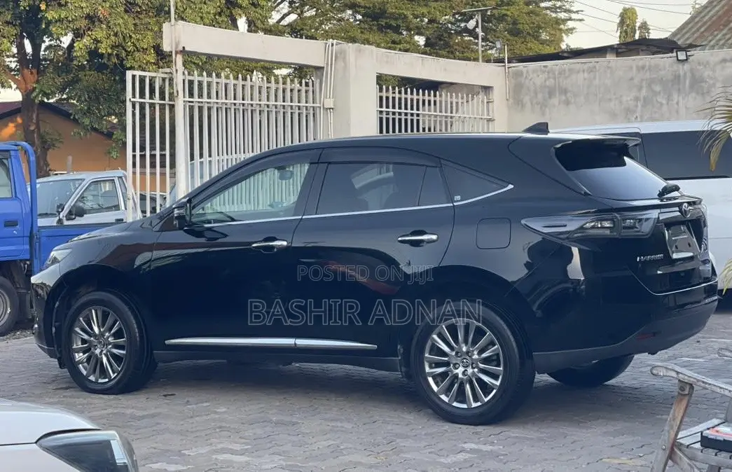 Toyota Harrier 2.0 2014 Black