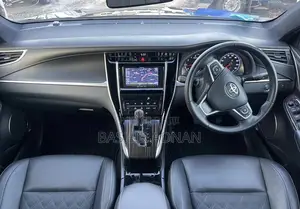 Toyota Harrier 2.0 2014 Black