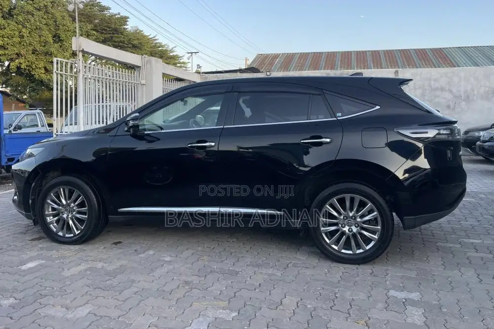 Toyota Harrier 2.0 2014 Black