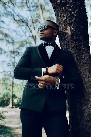 Suti Nyeusi Za Kiume/Black Suits