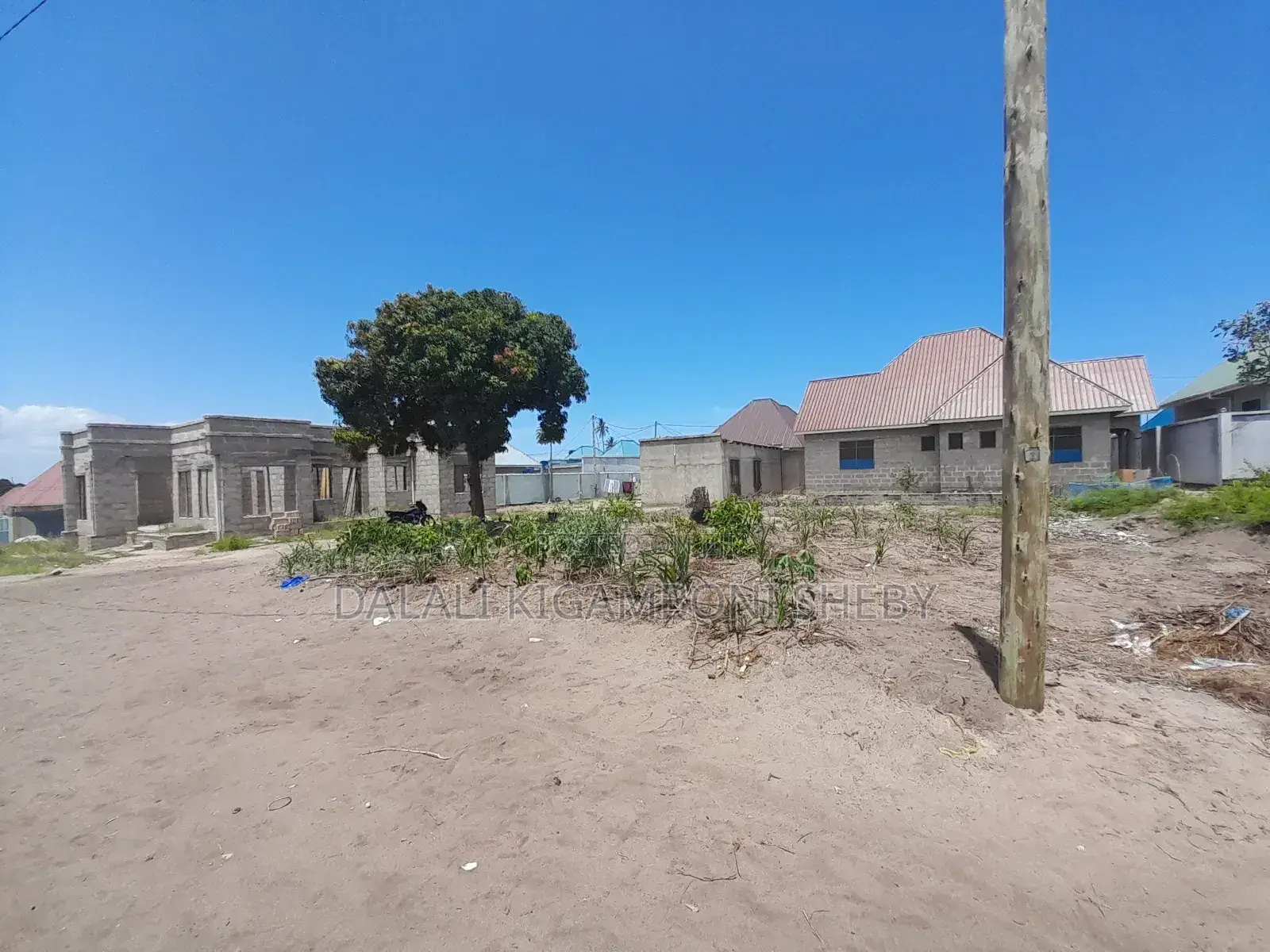 Kiwanja Kinauzwa Kigamboni Kisiwani