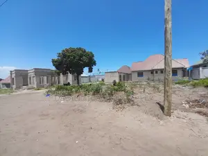 Kiwanja Kinauzwa Kigamboni Kisiwani