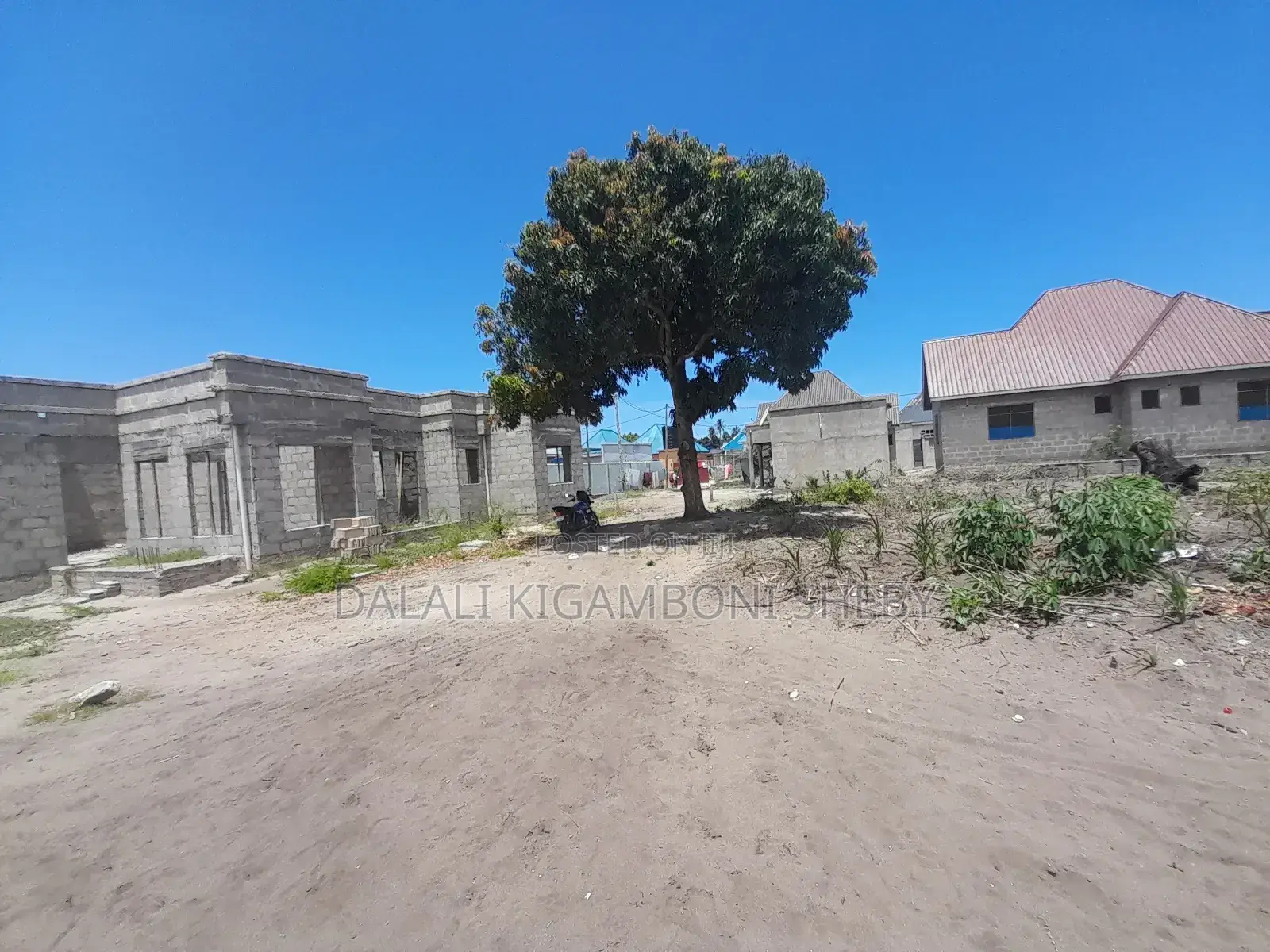 Kiwanja Kinauzwa Kigamboni Kisiwani