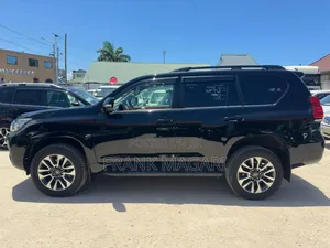 Toyota Land Cruiser Prado 2023 Black