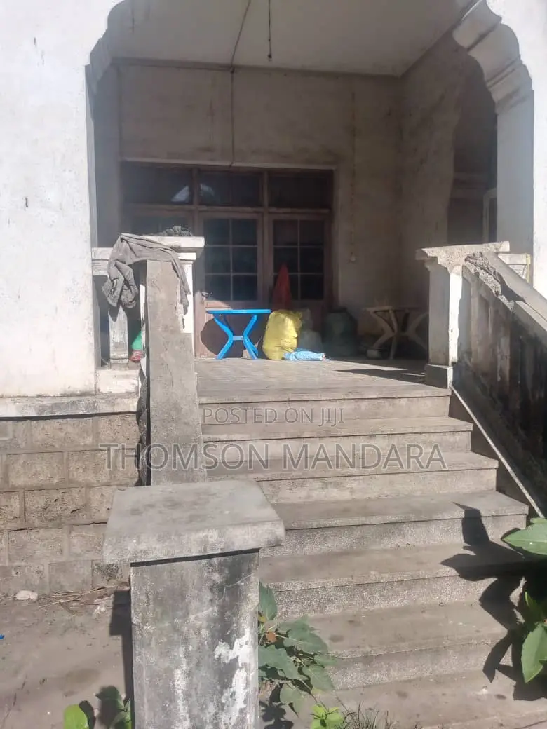 10bdrm Mansion in Kisutu for sale