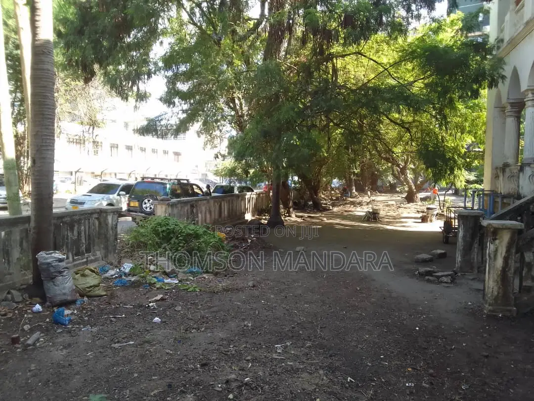 10bdrm Mansion in Kisutu for sale