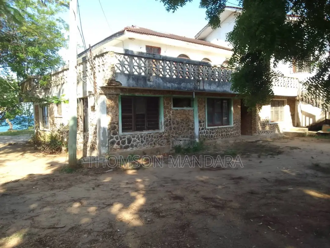 4bdrm Bungalow in Ras Kilomoni, Kunduchi for sale