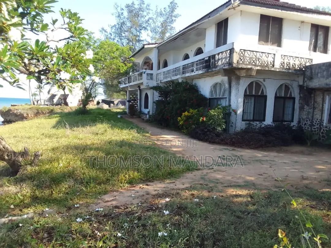 4bdrm Bungalow in Ras Kilomoni, Kunduchi for sale