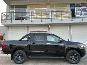 Toyota Hilux 2021 Black