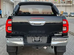 Toyota Hilux 2021 Black