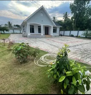 3bdrm House in Boko Magengeni, Bunju for rent