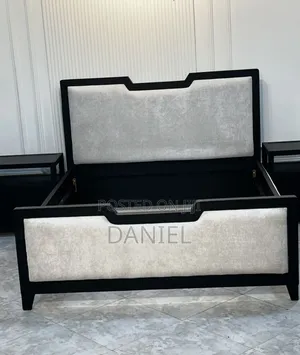 Kitanda Cha Mbao Na Bond Ya Sofa Pamoja Na Bedsides Mbili