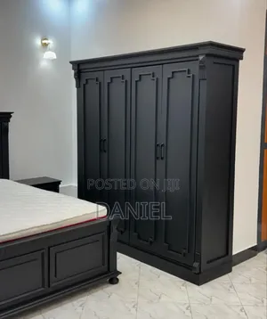 Kabati La Nguo Milango Mi Nne Rangi Nyeusi