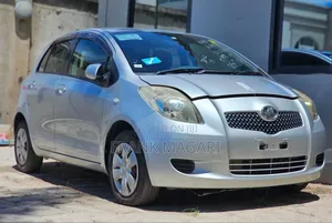 Toyota Vitz 2006 Silver