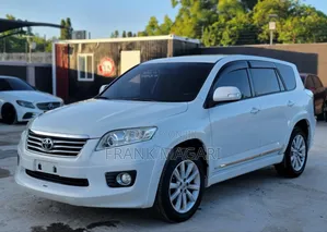 Toyota Vanguard 2011 White