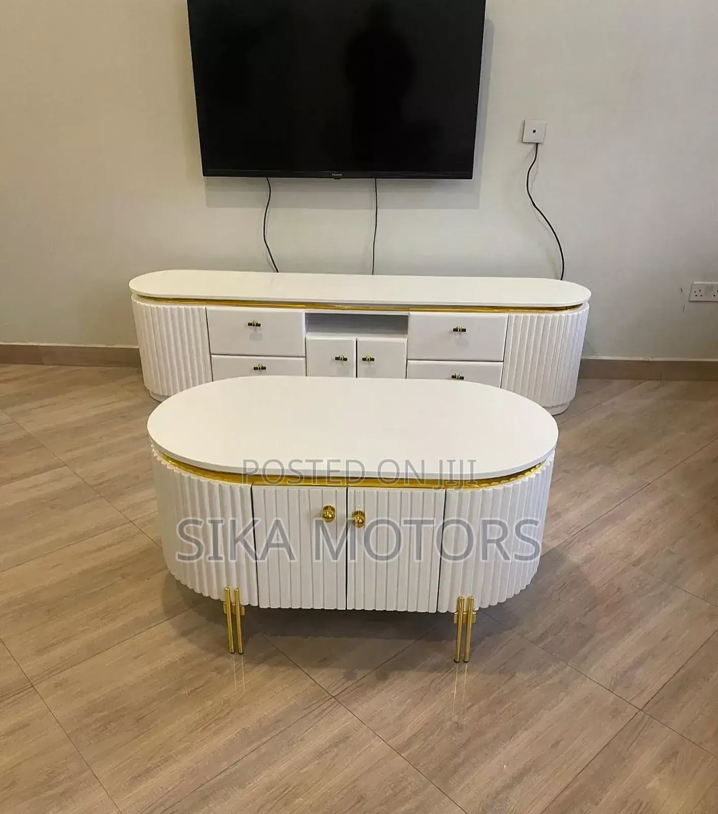 Tv Showcase and Coffee Table Set