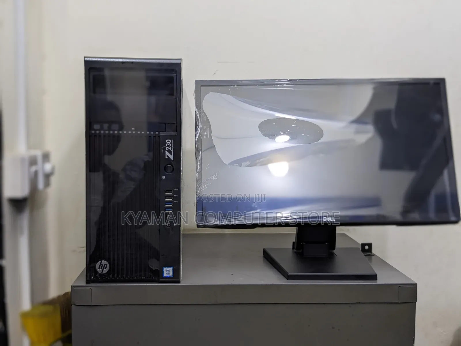 Desktop Computer HP Z230 4GB Intel Xeon HDD+SSD 500GB