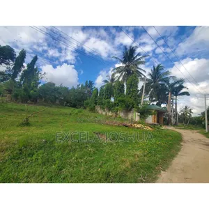 Kiwanja SQM 1000 Kinauzwa Madale Mivumoni