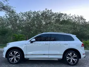 Volkswagen Touareg 2014 White