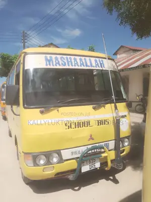 Mitsubishi Fuso Rosa 1998 Yellow