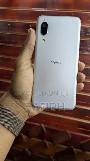 Sharp Aquos Sense 32 GB Silver