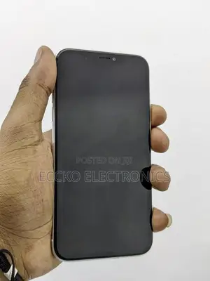 Apple iPhone XR 64 GB White