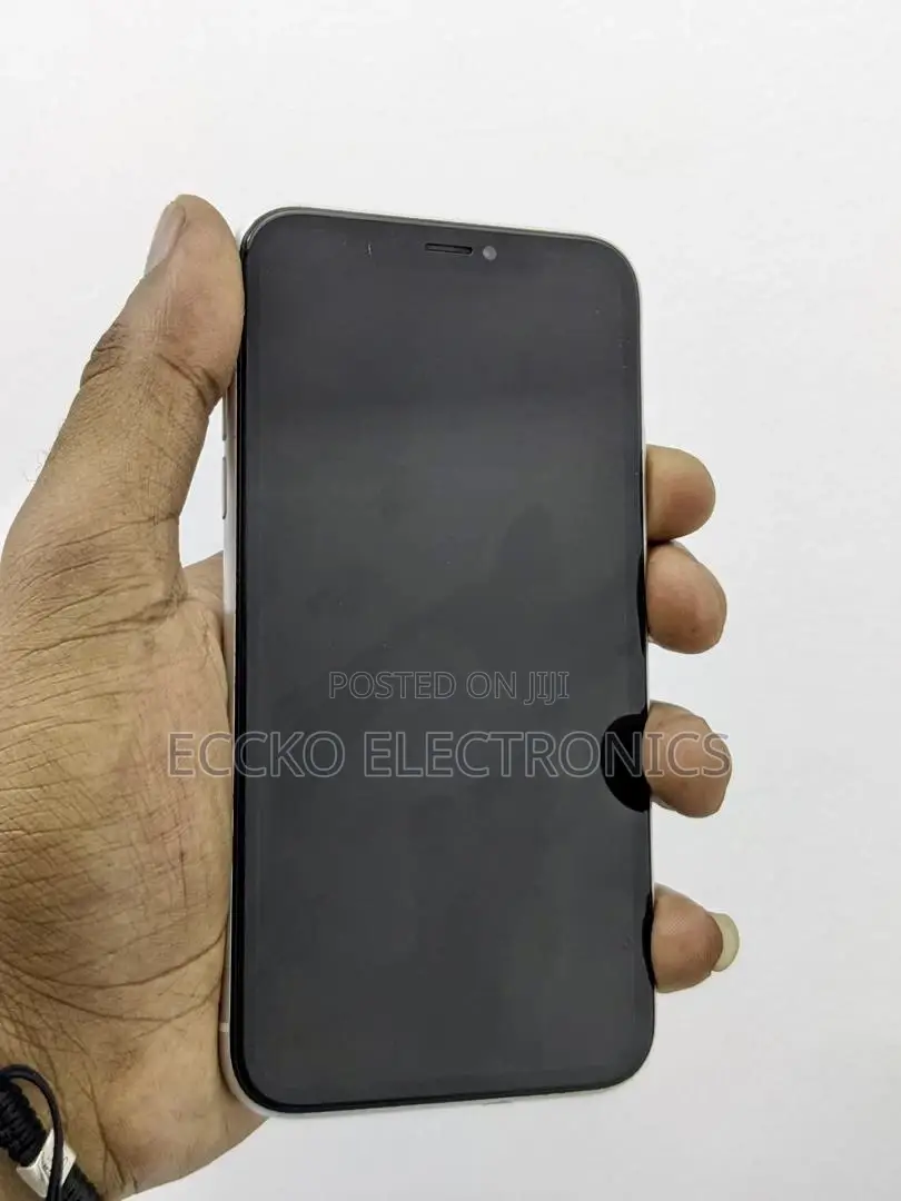 Apple iPhone XR 64 GB White