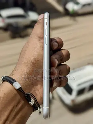 Apple iPhone XR 64 GB White