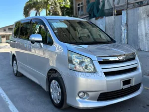 Toyota Noah 2008 Silver