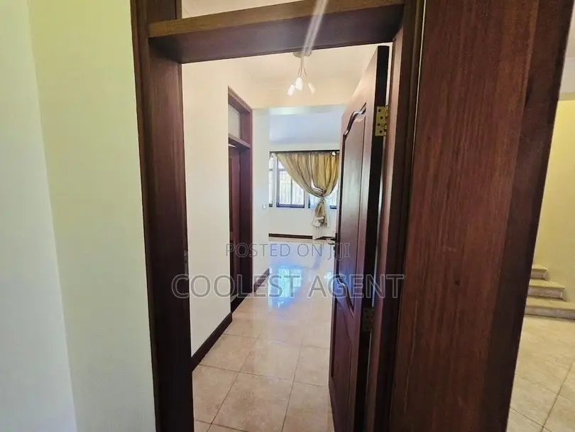 5bdrm Maisonette in Salasala, Kinondoni for sale