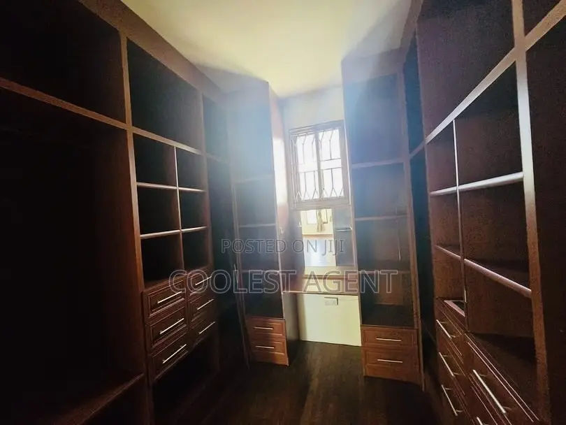 5bdrm Maisonette in Salasala, Kinondoni for sale