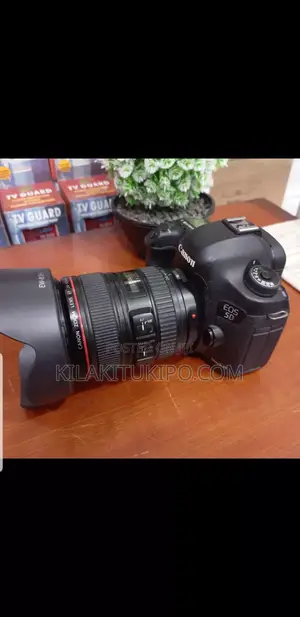CANON EOS 5D Mark Iii Lens 24-105mm
