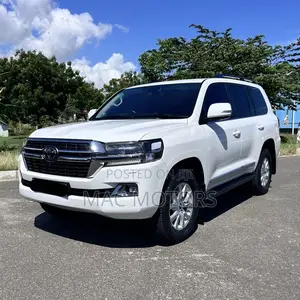 Toyota Land Cruiser 2021 White