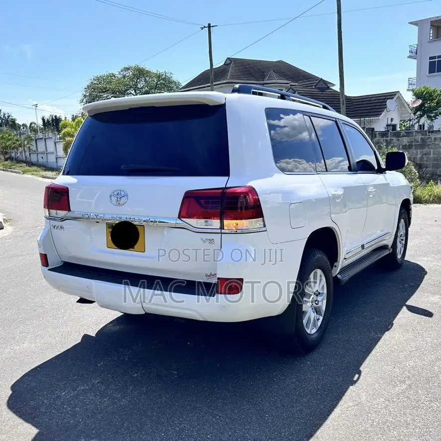 Toyota Land Cruiser 2021 White