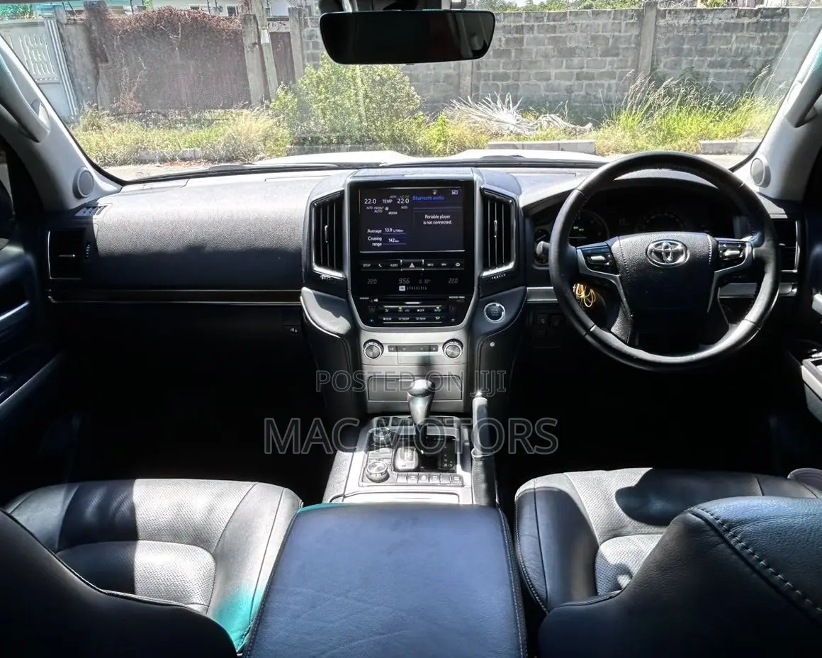 Toyota Land Cruiser 2021 White