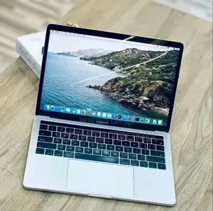 Laptop Apple MacBook Pro 2017 16GB Intel Core I7 SSD 1T