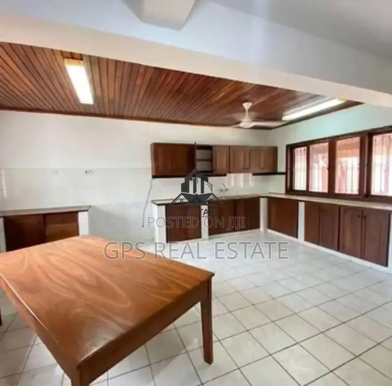 7bdrm House in Mikocheni, Kinondoni for sale