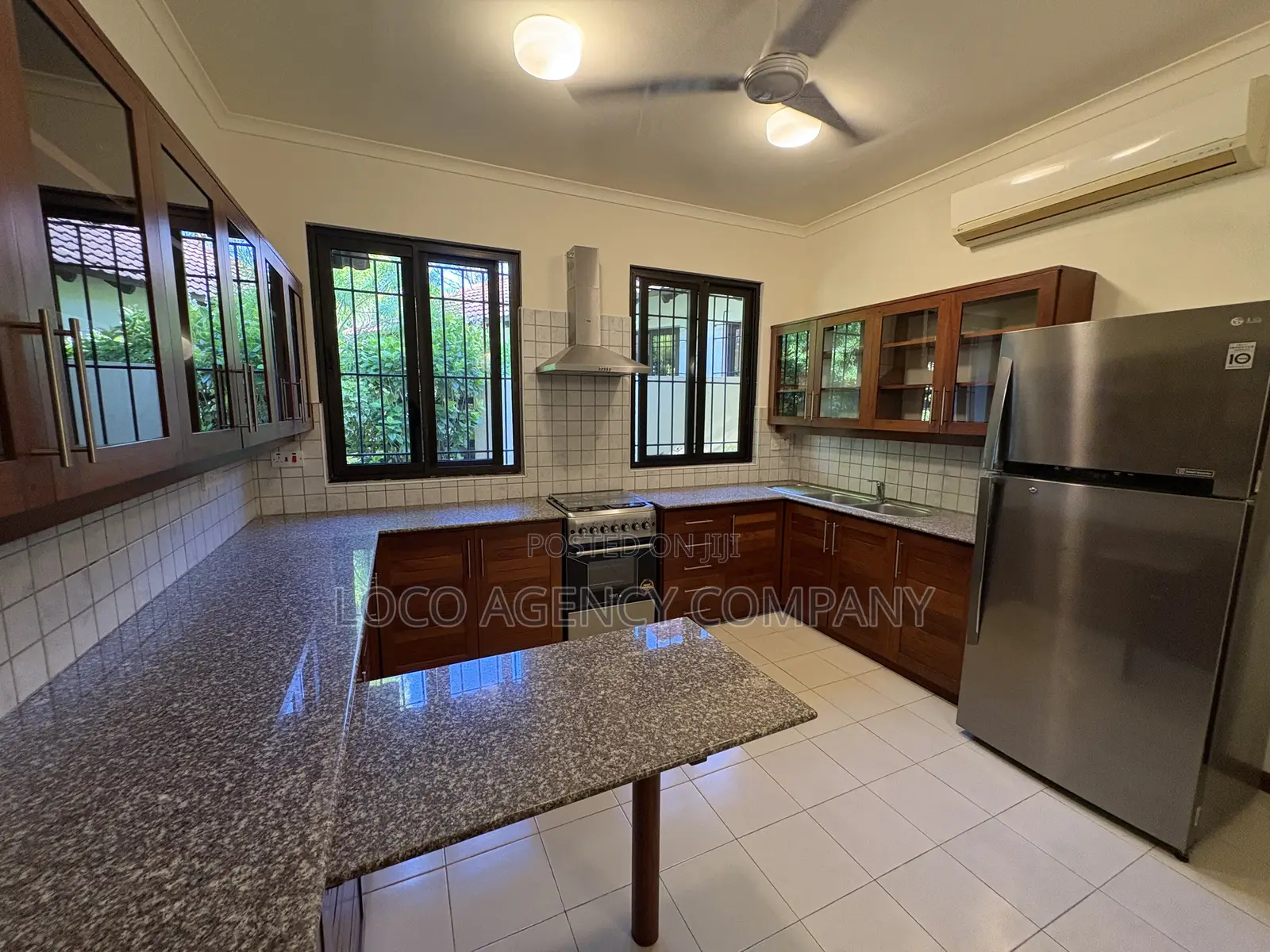 Furnished 4bdrm Villa in Trusted Real Estate, Oyster Bay for rent