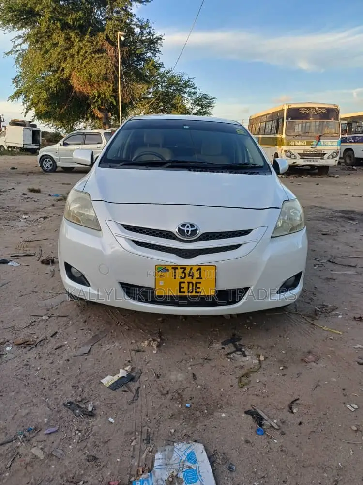 Toyota Belta 2005 White