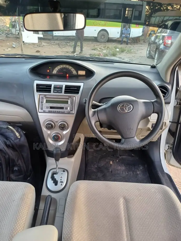 Toyota Belta 2005 White