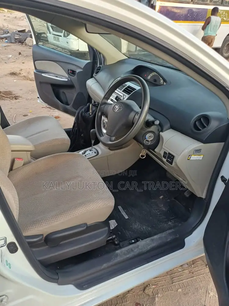 Toyota Belta 2005 White