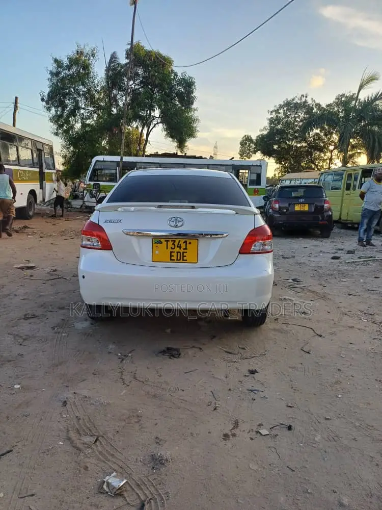 Toyota Belta 2005 White