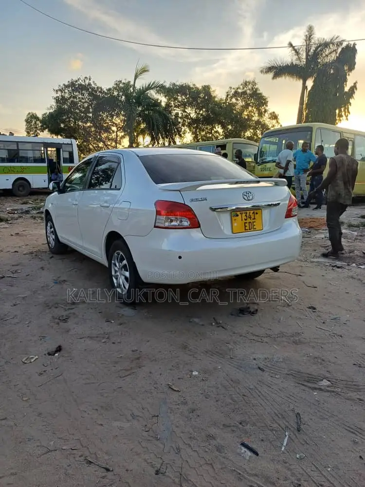 Toyota Belta 2005 White